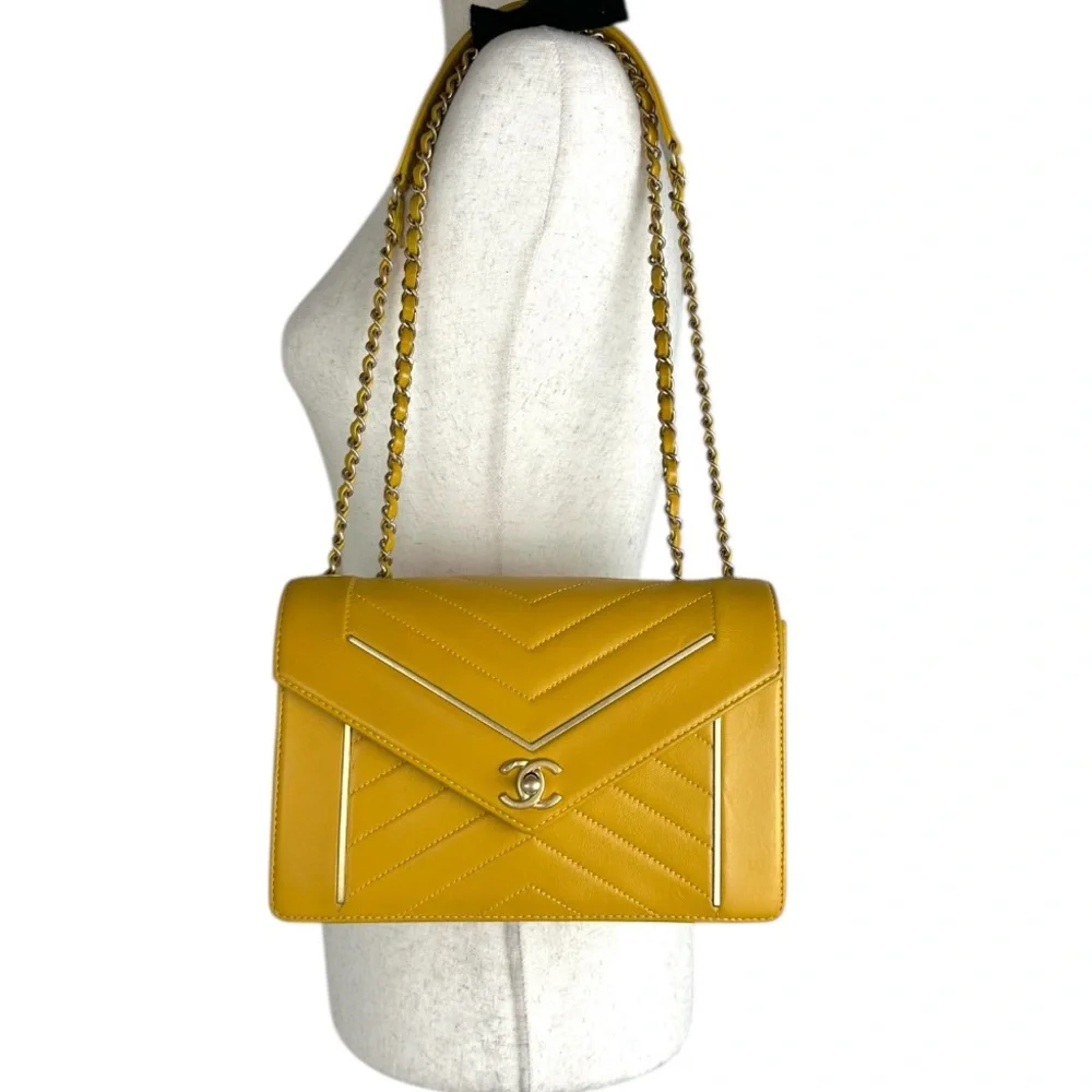 CHANEL CC CHAIN LEATHER SHOULDER/CROSSBODY BAG & Petit GST Bag - Picture 15 of 16
